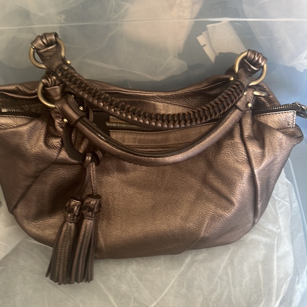 Salvatore Ferragamo Bag. Metallic Shoulder Leather Bag.‎